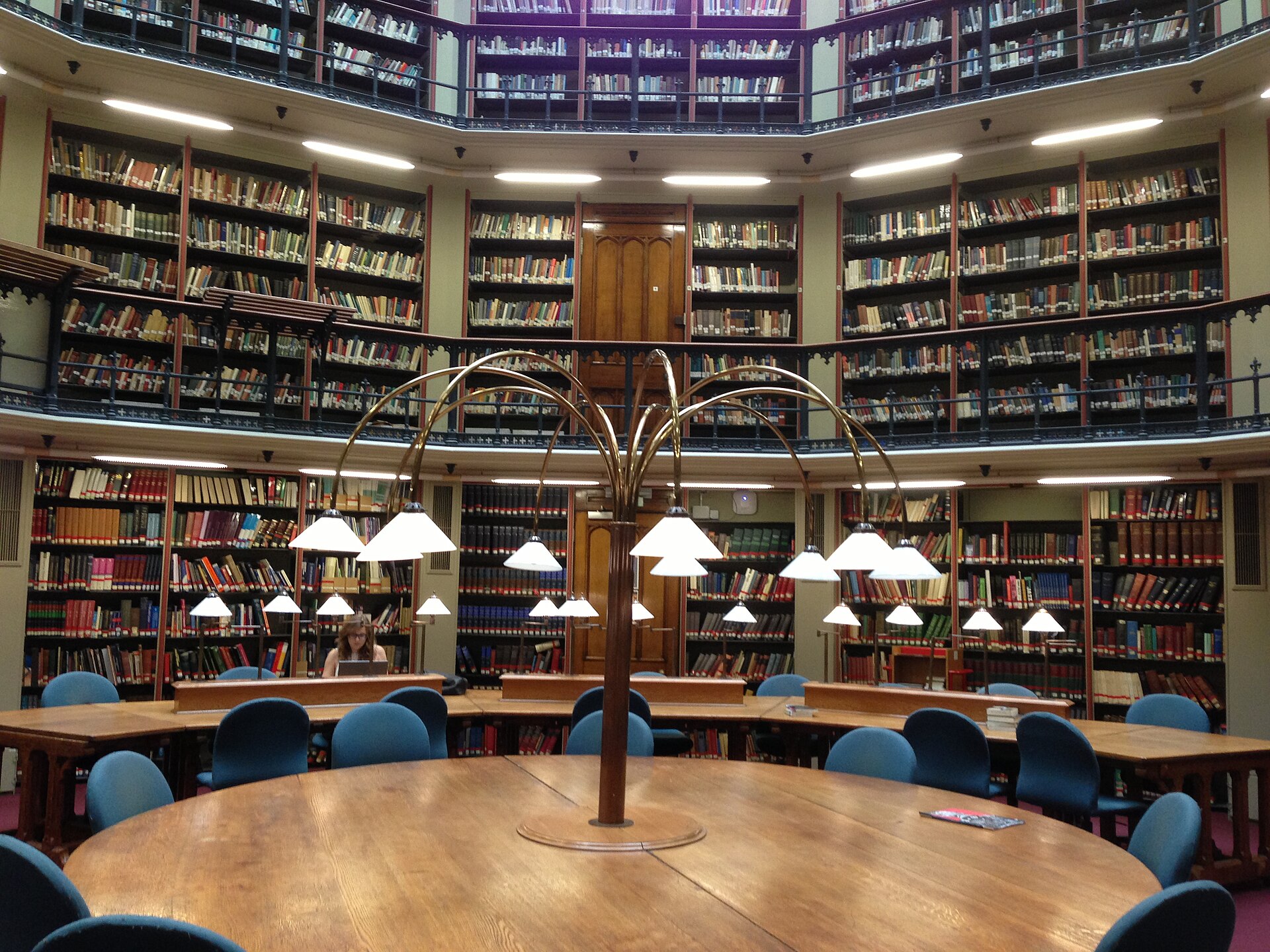 Round reading room from centre round table.jpg